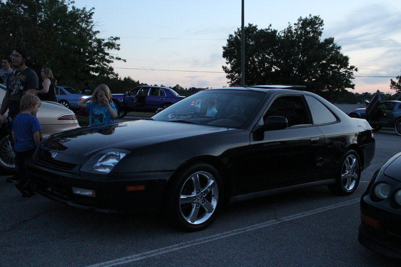 Illustration for article titled I Went to a Local Car Meet Tonight